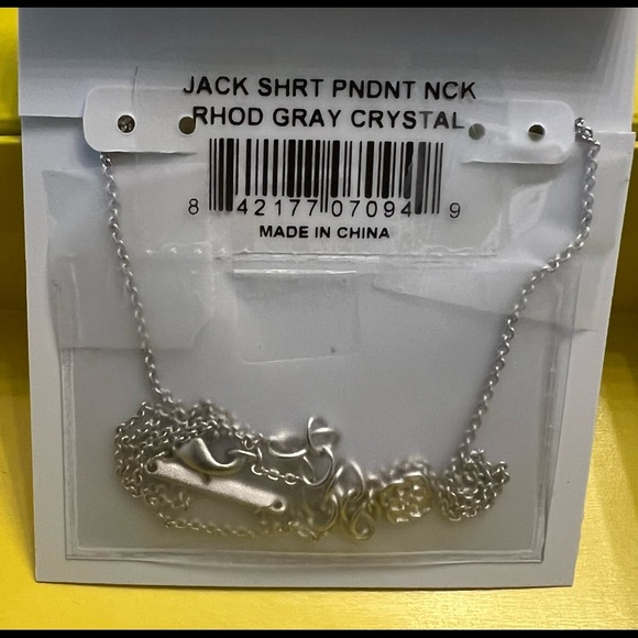 New Kendra Scott Gray Crystal Necklace. 🤍 - Picture 2 of 5